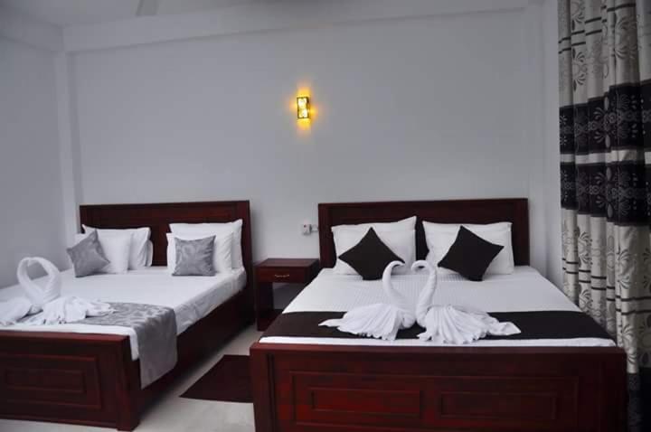 Airport Grand Holiday Home - Économie Triple Salle
