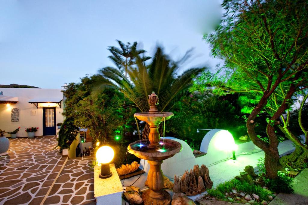 Zahrada ubytování Irini Studios in Tinos