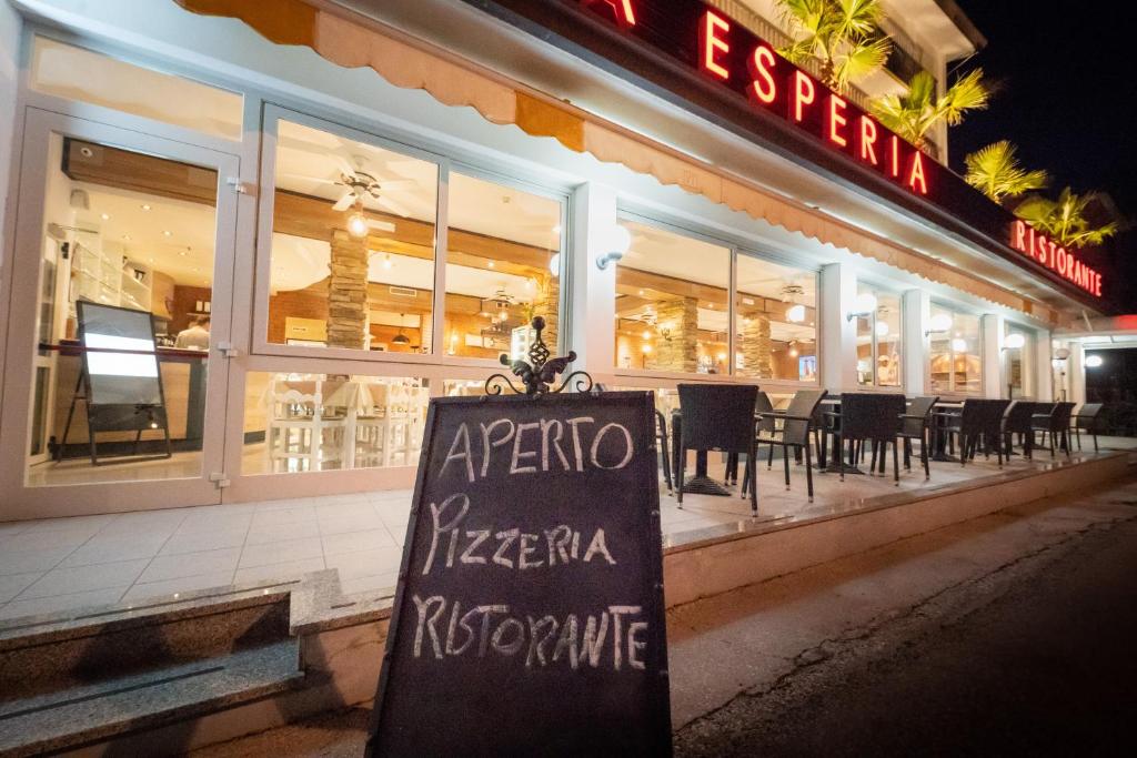 Certifikát, hodnocení, plakát nebo jiný dokument vystavený v ubytování Hotel Esperia