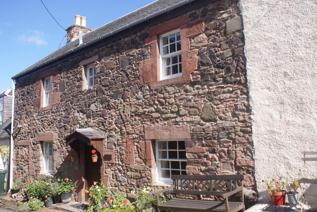 Perfect Cottage Ideal Location for exploring Scotland, Highlands & Edinburgh