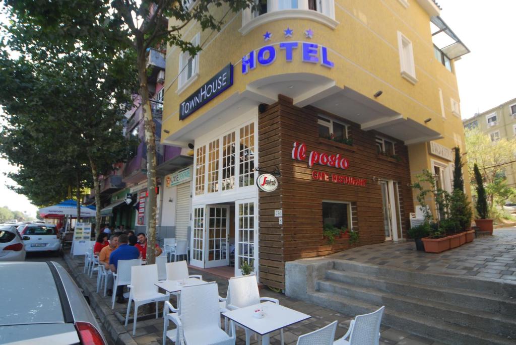 Budova, kde se hotel nachází