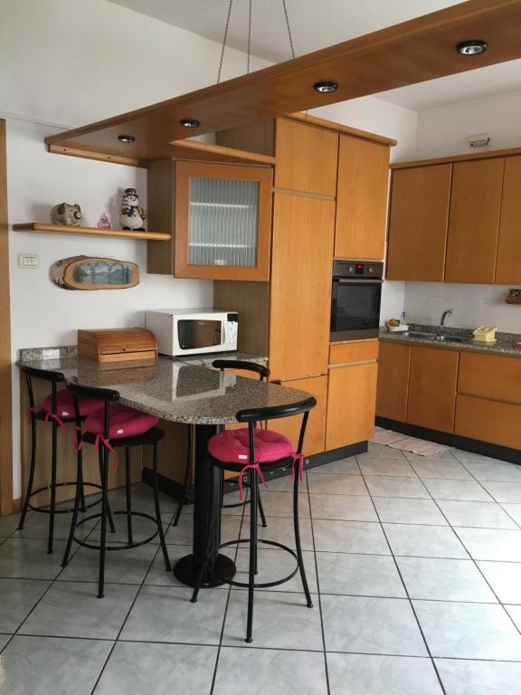 Kuchyňa alebo kuchynka v ubytovaní CÀ GORLA BELLAGIO