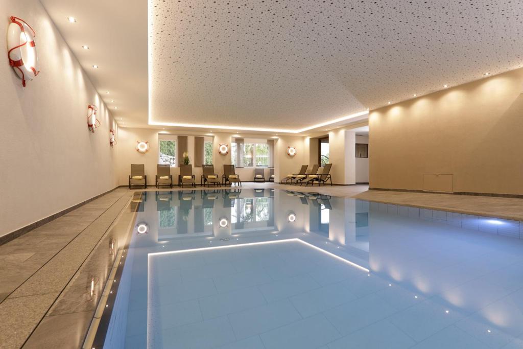 Bazén v ubytování Das Mitterplarser Hotel nebo v jeho okolí
