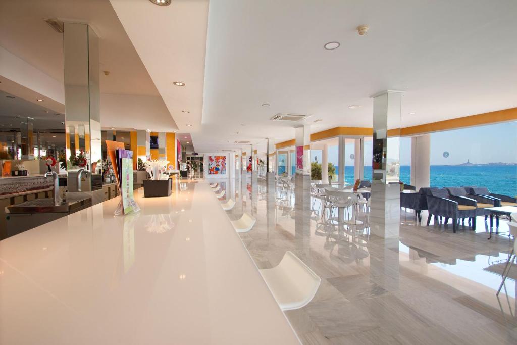 Nespecifikovaný výhled na moře nebo výhled na moře při pohledu z hotelu