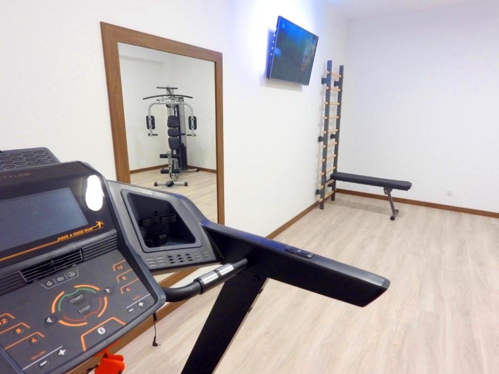 Posilňovňa alebo fitness centrum v ubytovaní Dwór i Dworek Leszczowate Wellness & Spa