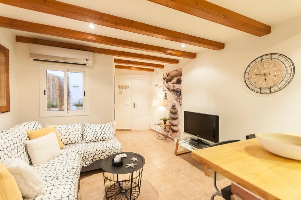 TV a/nebo společenská místnost v ubytování Lets Holidays Codolar 2 apartment