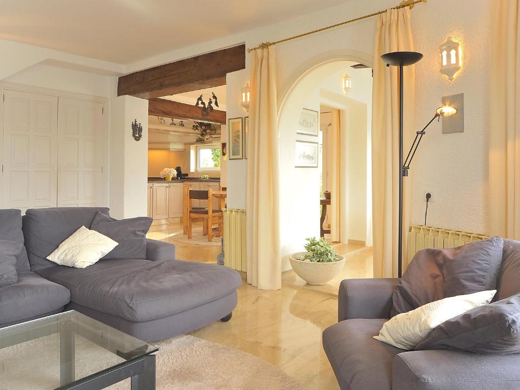 A seating area at Villa Vista Panorama by Interhome