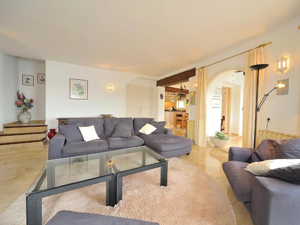 A seating area at Villa Vista Panorama by Interhome
