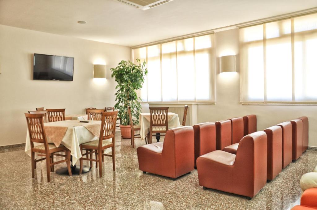 Posezení v ubytování Hotel Dei Pini