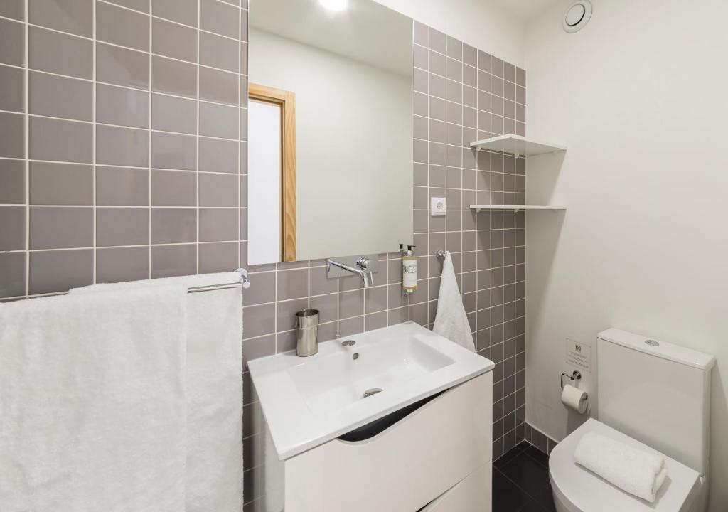 Oporto Street Sá de Noronha - 12