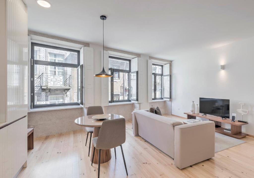 Oporto Street Sá de Noronha - 4