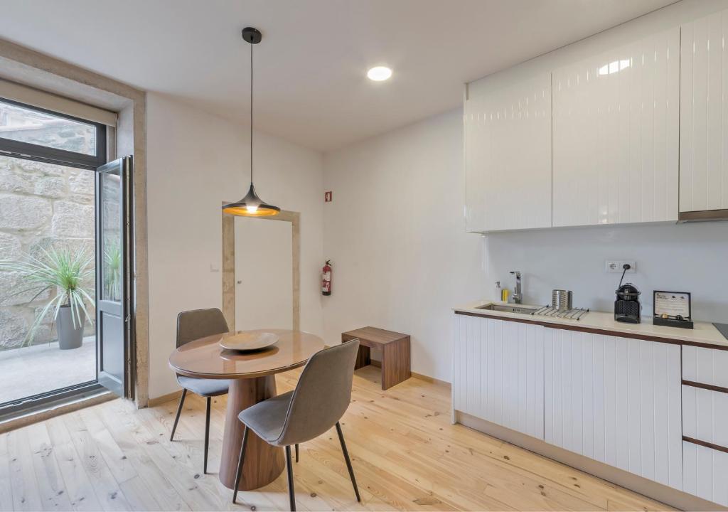 Oporto Street Sá de Noronha - 18