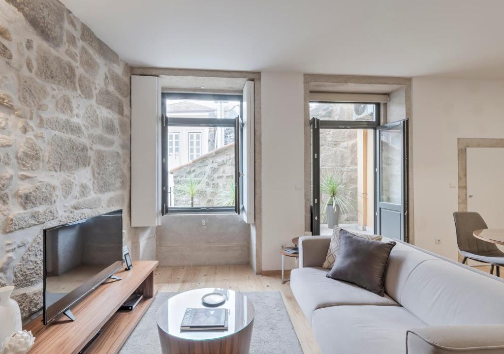 Oporto Street Sá de Noronha - 16