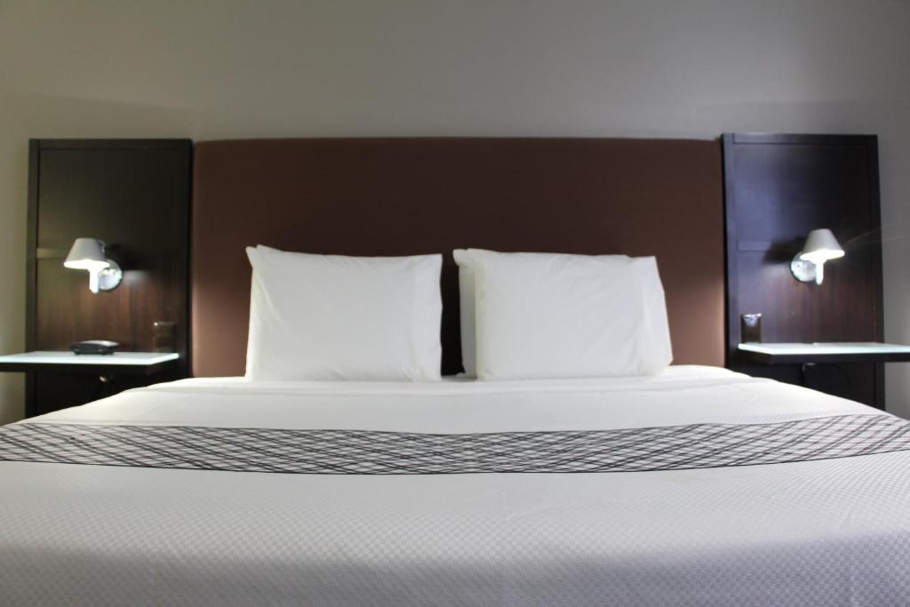 Westbridge Inn & Suites - King Room - Niet -roken