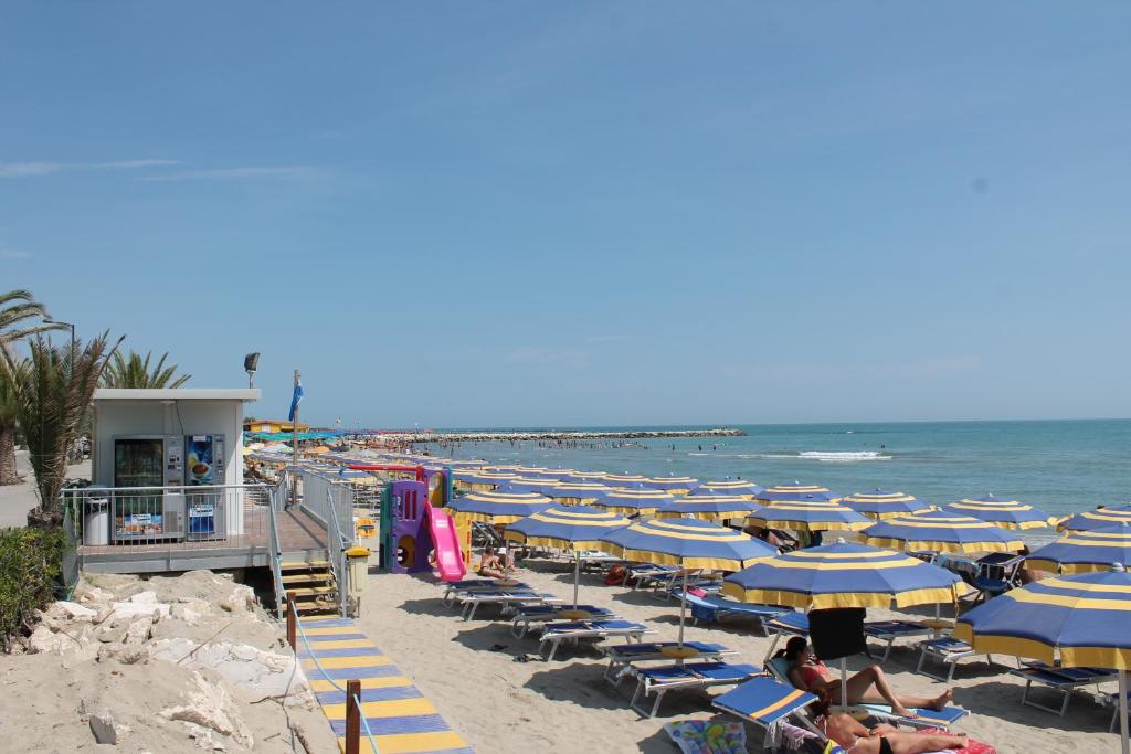 Hotel San Remo - All Inclusive - Fronte Mare - Spiaggia Privata - Housity