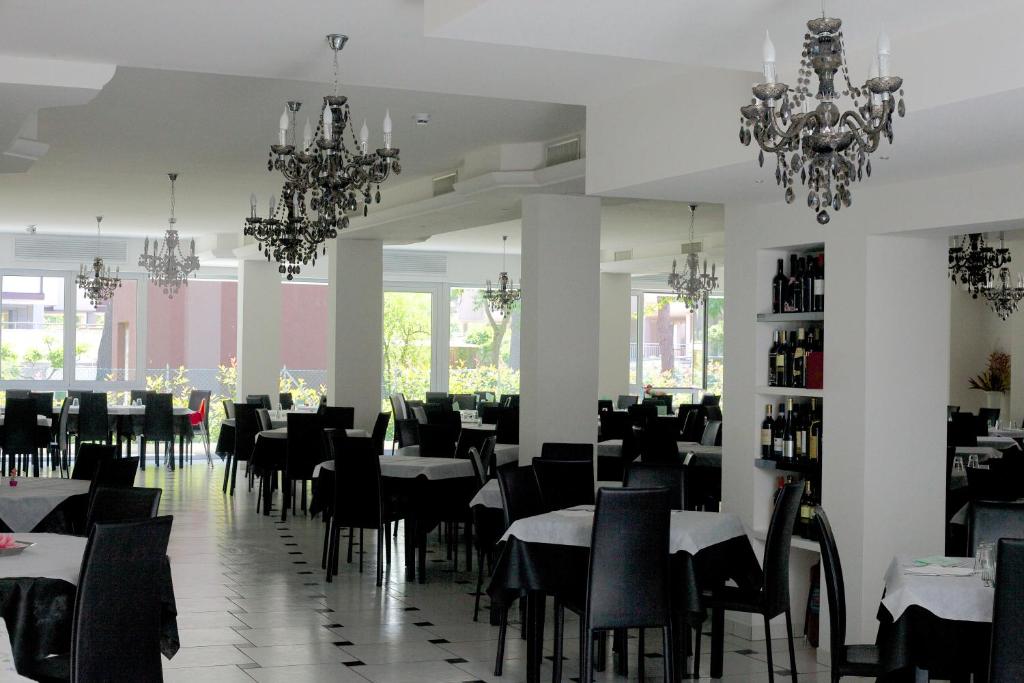 Restaurace v ubytování Hotel Leonardo