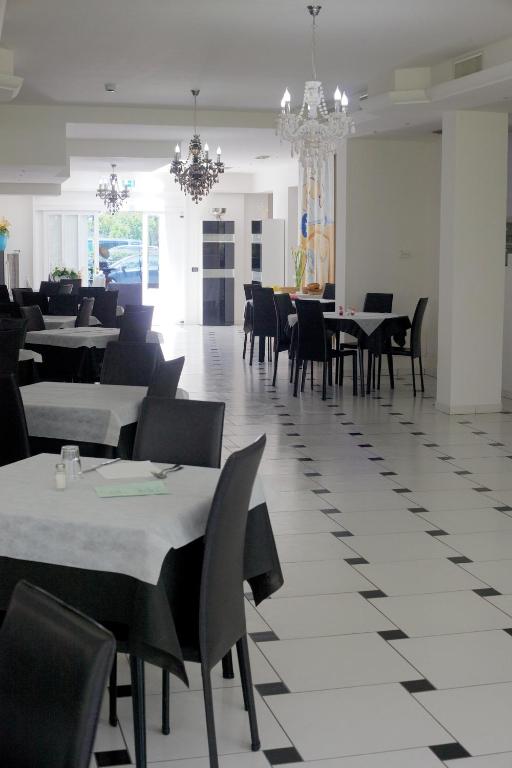Restaurace v ubytování Hotel Leonardo