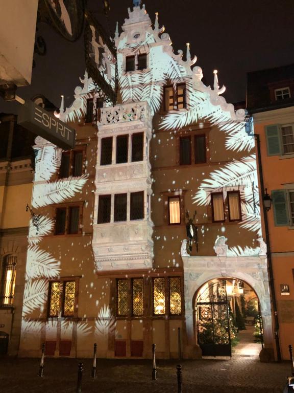 Djokovic's Apartment - 5