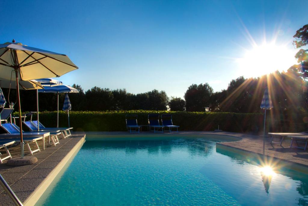 Bazén v ubytování Cortona Resort & Spa nebo v jeho okolí