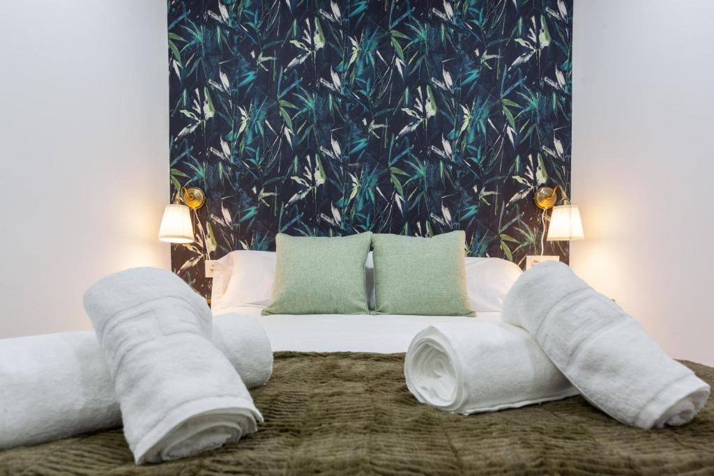 Apartamento Reina Isabel, Granada, Spain - Booking.com