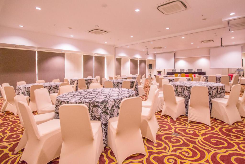 Posezení v ubytování Mercure Pontianak City Center