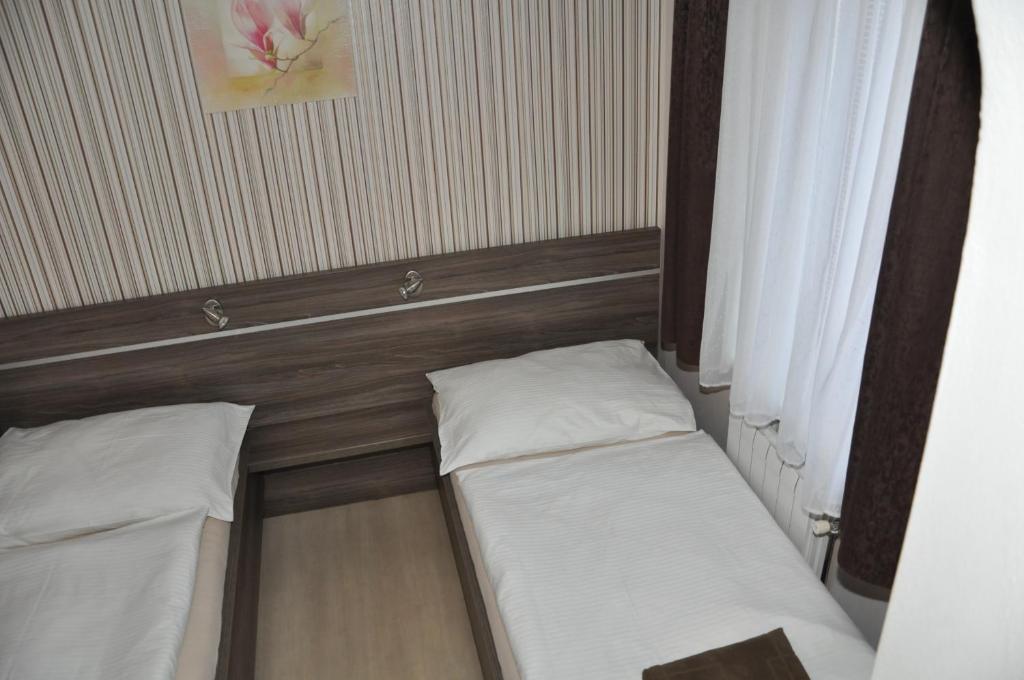 Ein Bett oder Betten in einem Zimmer der Unterkunft Almond