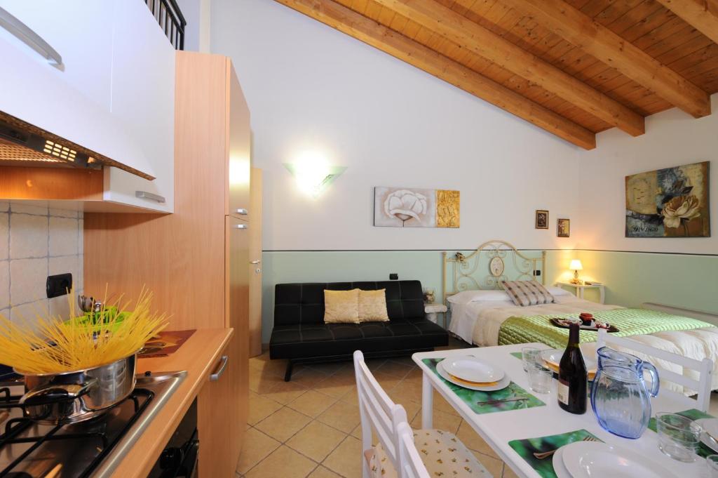 A kitchen or kitchenette at Agriturismo Terra E Sole