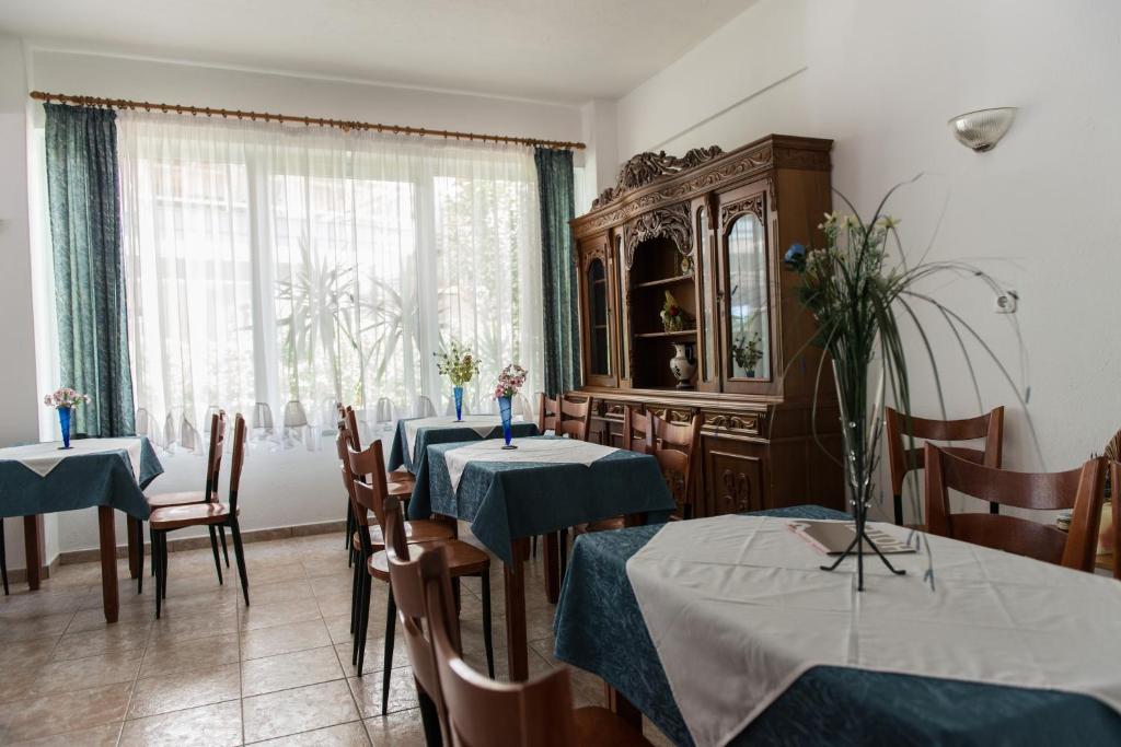 Restaurace v ubytování Hotel Alexandros