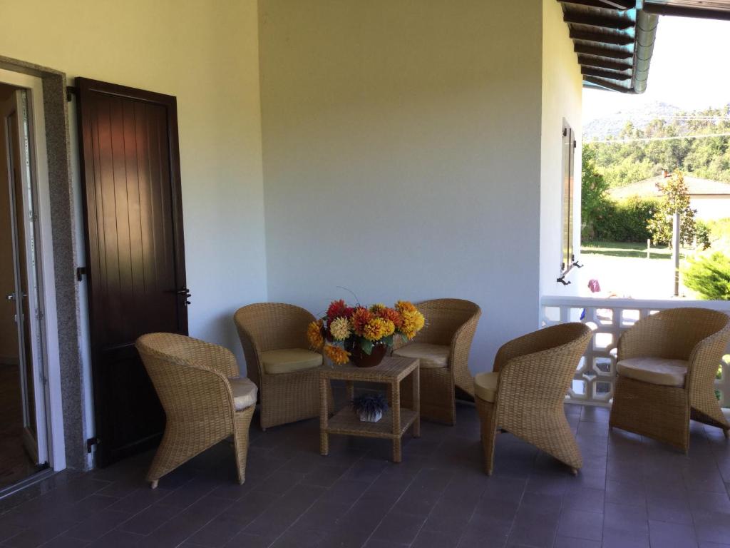 A seating area at Villa Mara