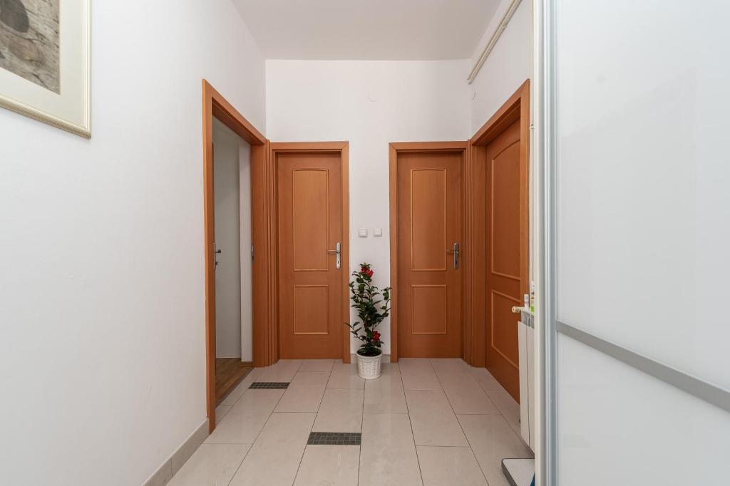 Fotografie z fotogalerie ubytování Centrally located apartment for 16 v Novalji