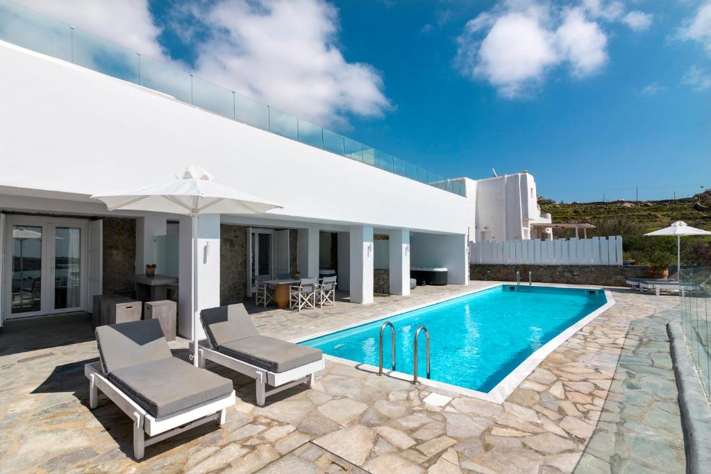 Bazén v ubytování Amperian Mykonos Suites & Villas nebo v jeho okolí