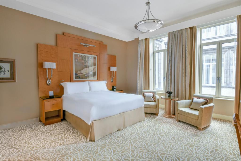 The Savoy - Luxury King Room