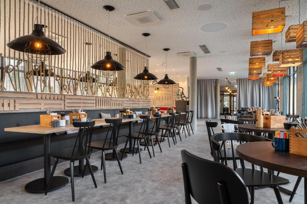 Holiday Inn - the niu, Keg Hamburg Ost by IHG - Resim 34