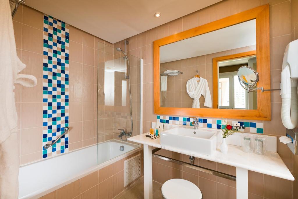Sousse Palace Hotel & Spa - Tek Kişilik Oda - Balkonlu Ve Şehir Manzaralı