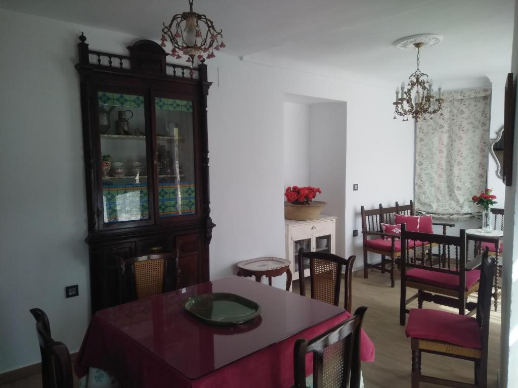 A seating area at Casa de Los Albas 4p