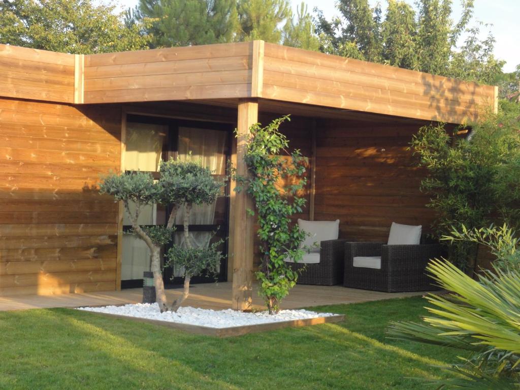 Zahrada ubytování Timazen Lodges Agen Sud