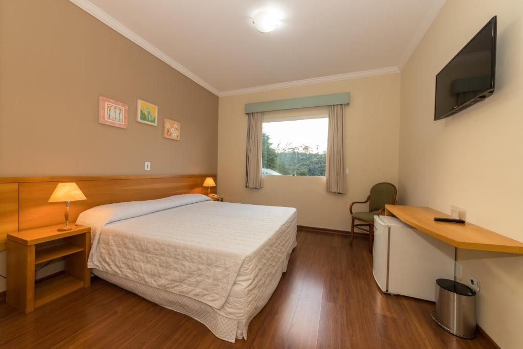  Hotel Parque das Flores