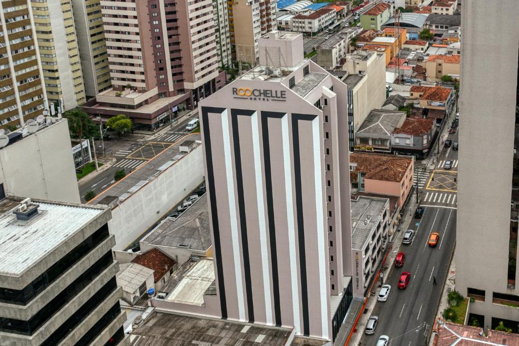 Uma visão geral de Curitiba ou uma vista da cidade tirada do hotel