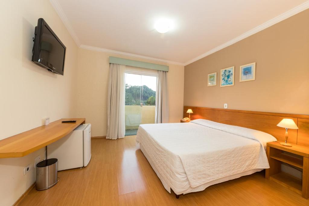  Hotel Parque das Flores