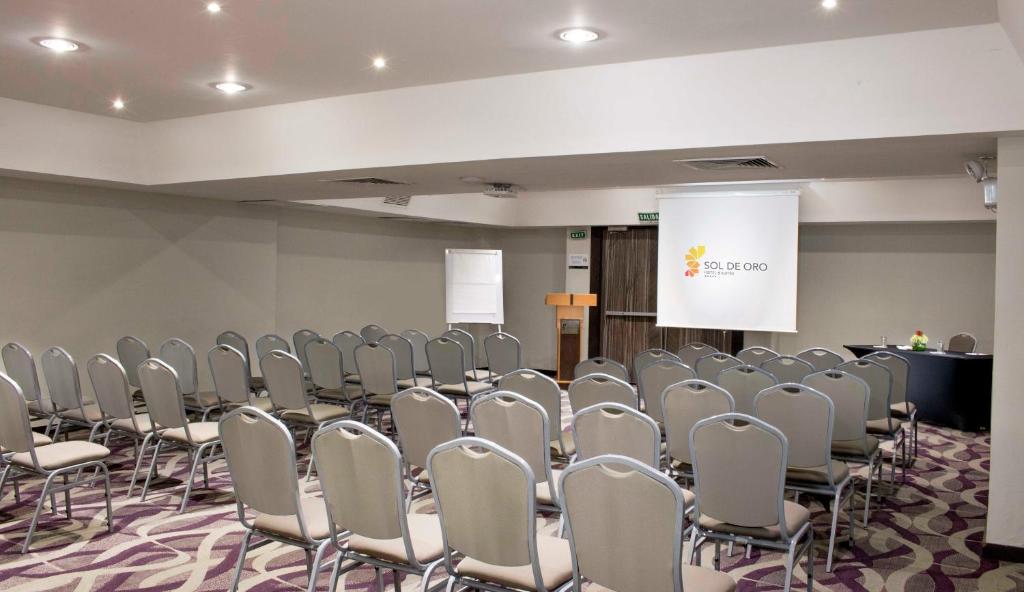 Konferenční prostory v ubytování Sol de Oro Hotel & Suites