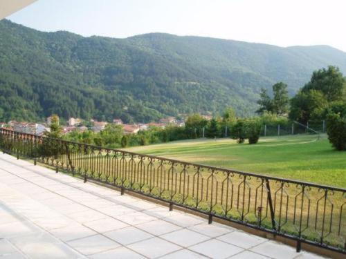 Nespecifikovaný výhled na hory nebo výhled na hory při pohledu z hotelu