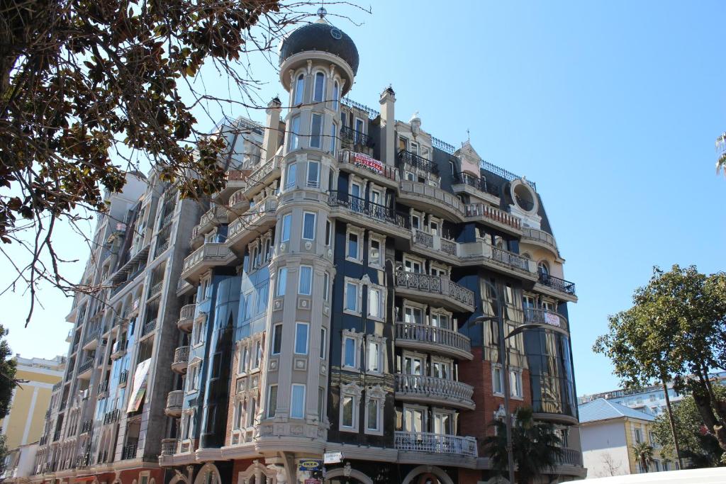 فضای داخلی Batumi apartment in front of Sheraton در باتومی - تصویر ۳