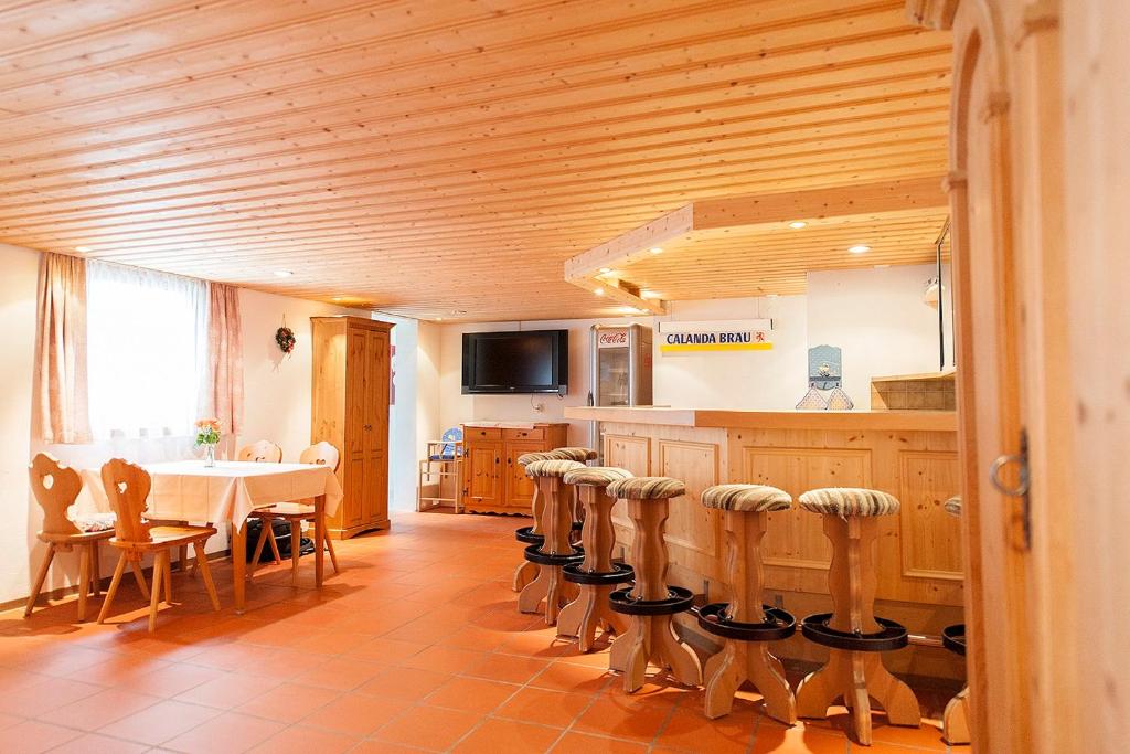 TV a/nebo společenská místnost v ubytování Hotel Cuntera