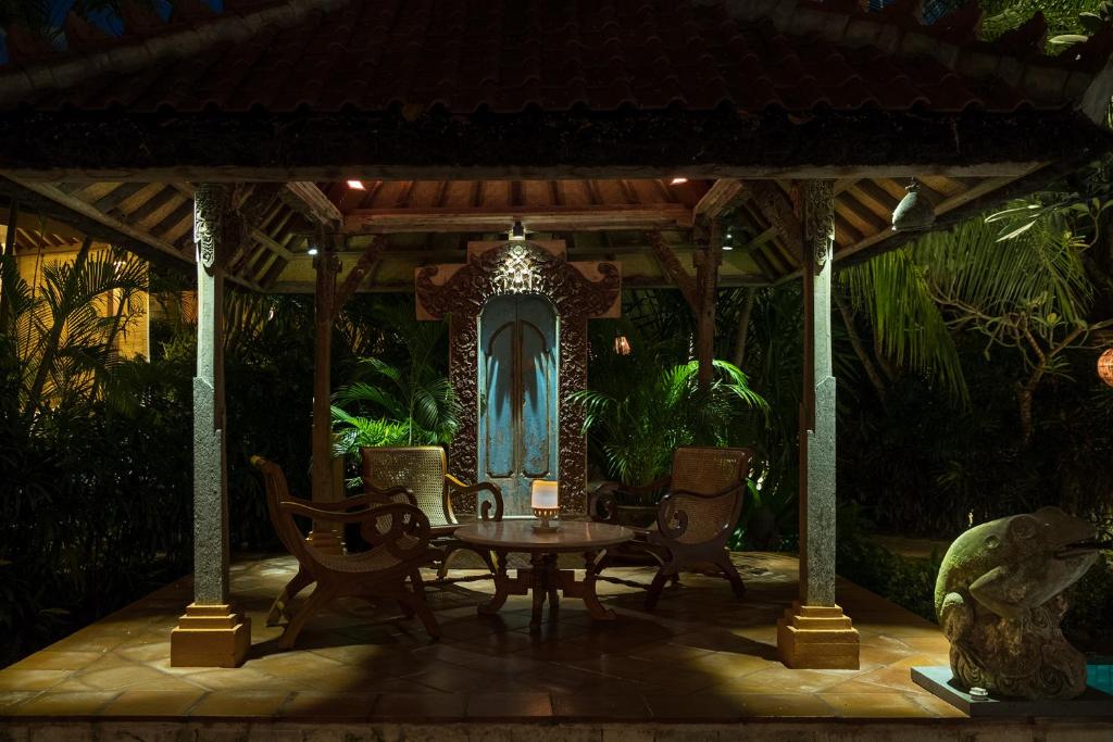Zahrada ubytování Tandjung Sari Hotel