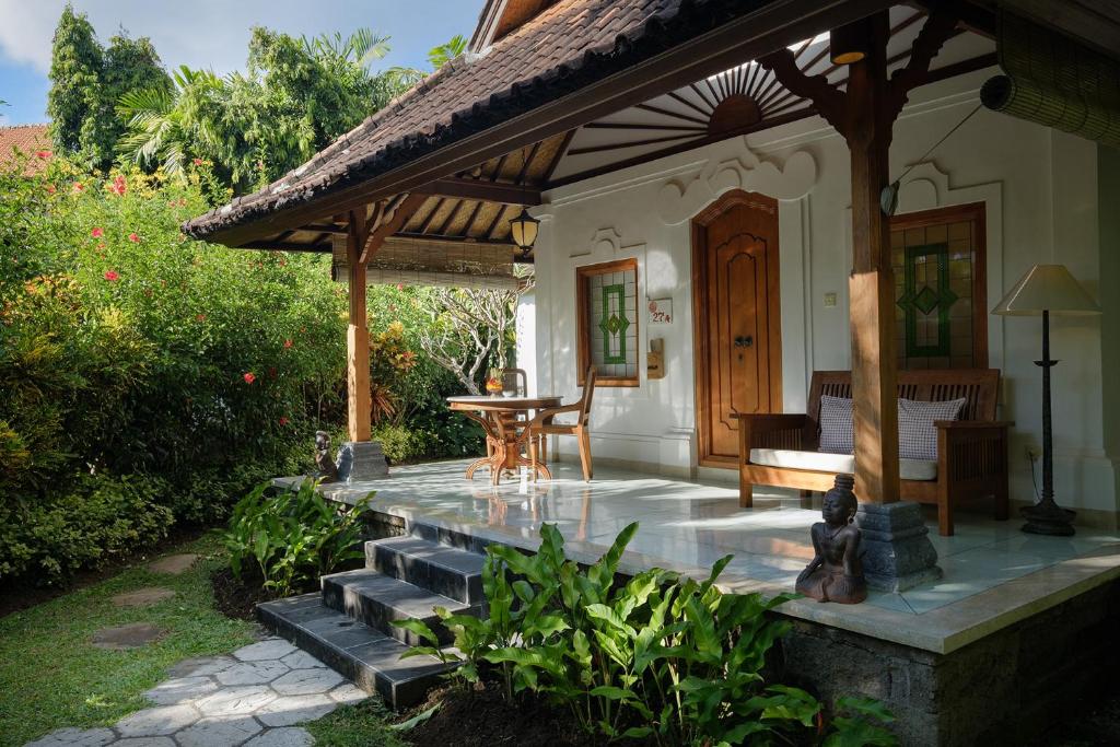 Zahrada ubytování Tandjung Sari Hotel