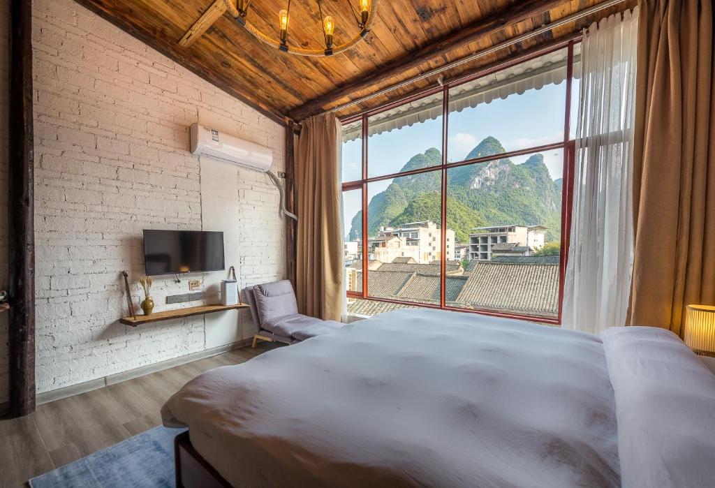 Postel nebo postele na pokoji v ubytování Autumn Inn