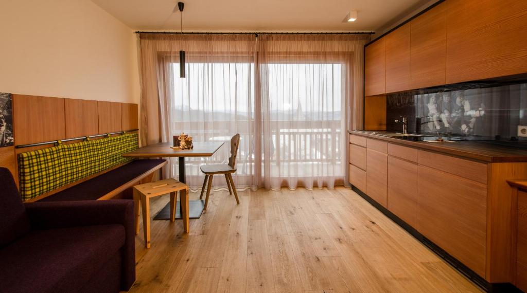 Kuchyň nebo kuchyňský kout v ubytování Pension Haus Tirol