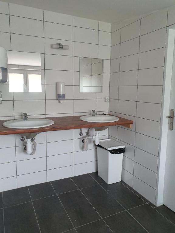 Ein Badezimmer in der Unterkunft Olivin Kytlice Hiker Huts