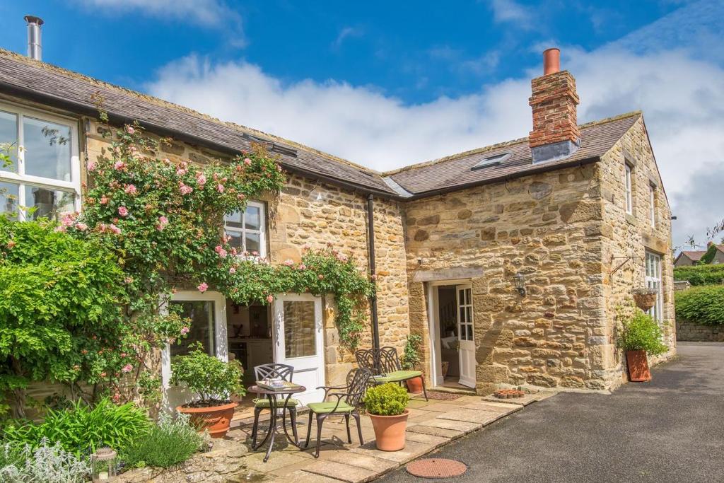 East Cottage Southlands Farm, Gunnerton (updated prices 2024)