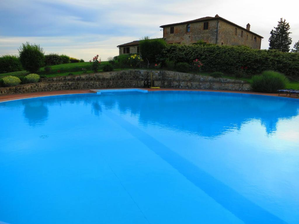 Bazén v ubytování Agriturismo Fattoria Di Corsano nebo v jeho okolí